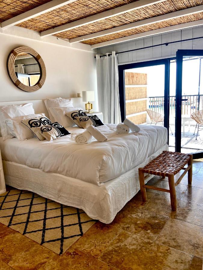 Les Vagues Hotel Сен Мари де ла Мер Екстериор снимка