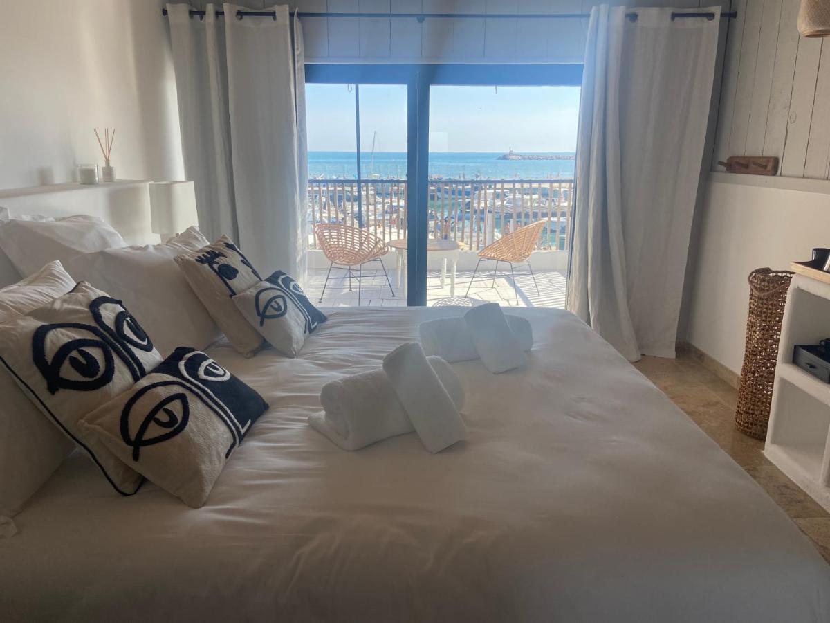 Les Vagues Hotel Сен Мари де ла Мер Екстериор снимка
