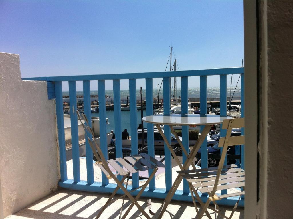 Les Vagues Hotel Сен Мари де ла Мер Екстериор снимка